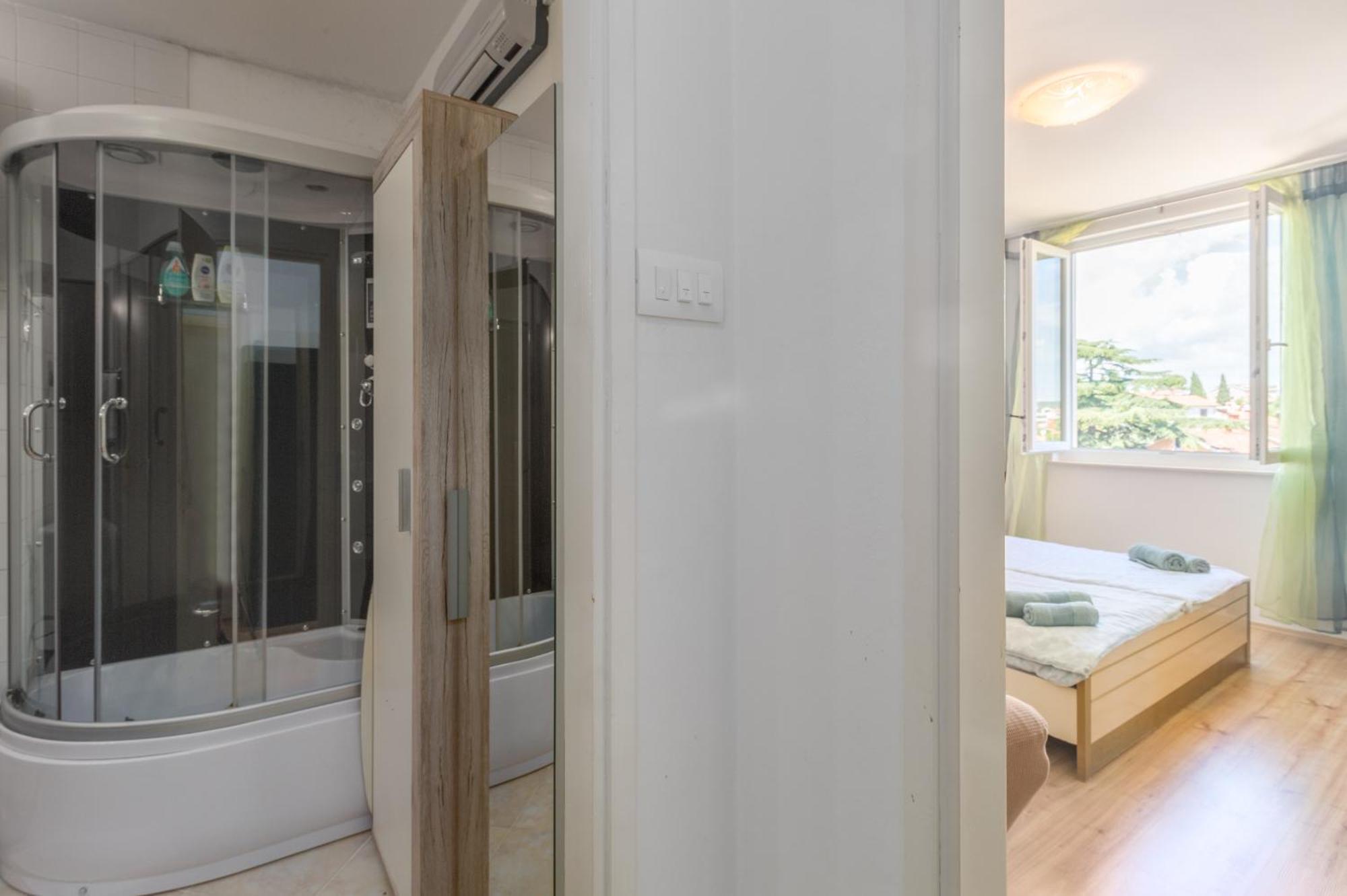 Seaview Apartment Ровинь Экстерьер фото